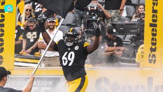 Pittsburgh Steelers offensive tackle Dan Moore Jr. (65) takes the field for  an NFL football game against the Las Vegas Raiders, Sunday, Sept. 19, 2021,  in Pittsburgh. (AP Photo/Keith Srakocic Stock Photo - Alamy