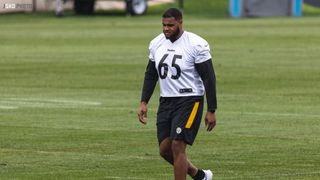 PFF grades: Dan Moore Jr. scores a 3.5/100 — really — as Steelers' pass  blocking is NFL's worst by a mile