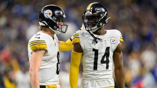 Steelers Rookie QB Kenny Pickett's 4th Quarter Heroics Rescue NFL's Poorly  Planned Tribute To Franco Harris On Christmas Eve