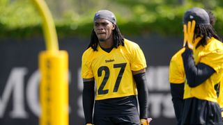 With rule changes and cut day looming, Steelers kickoff returners are  fighting to remain relevant