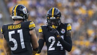 JAN 8th, 2023: Kenny Pickett #8 during the Steelers vs Browns game in  Pittsburgh, PA. Jason Pohuski/CSM/Sipa USA(Credit Image: © Jason  Pohuski/Cal Sport Media/Sipa USA Stock Photo - Alamy