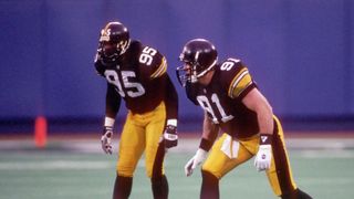 Steelers Legend Greg Lloyd Astounded Leon Searcy With His Welcome To The  NFL Moment in 1992