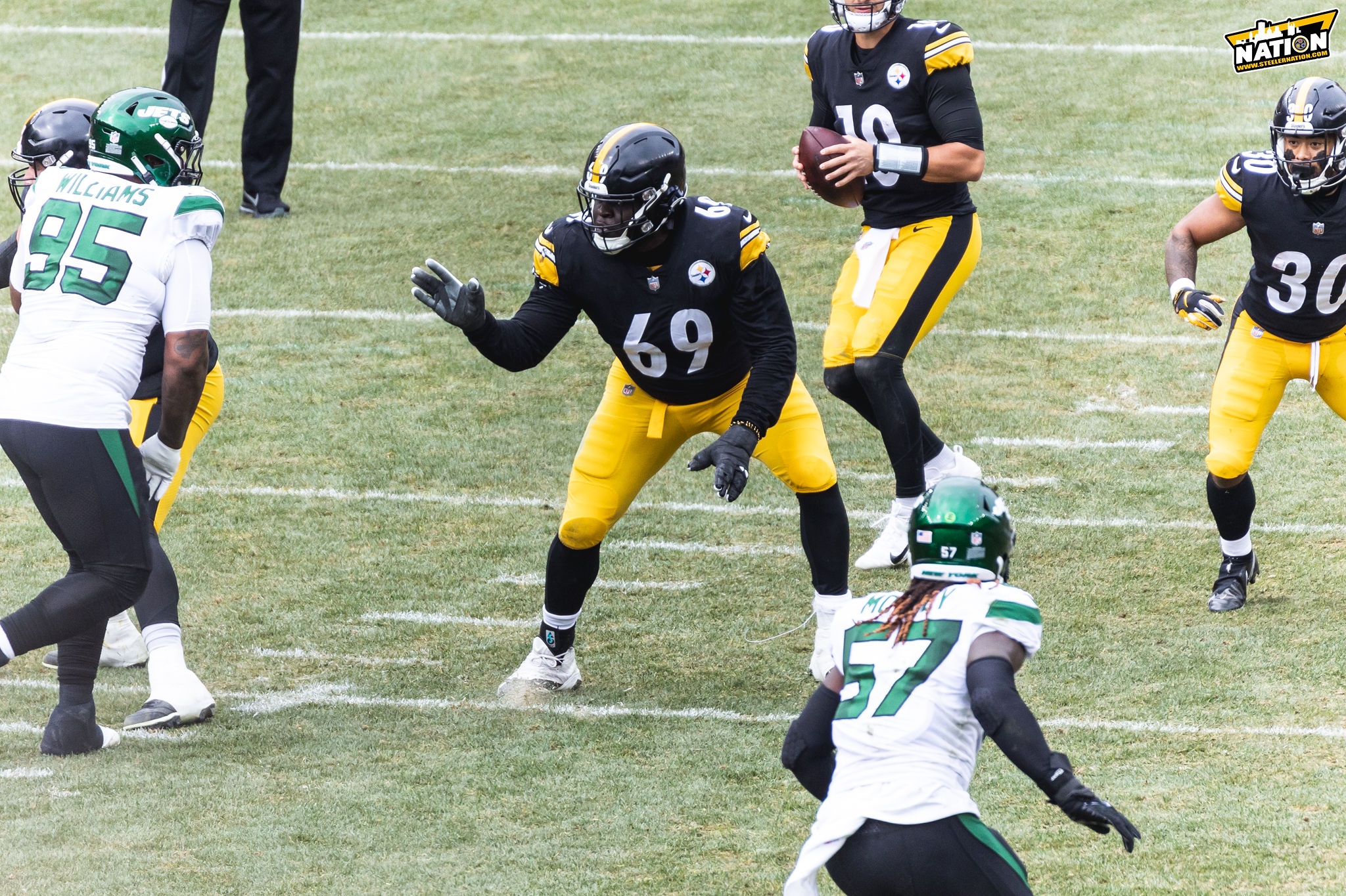 Pittsburgh Steelers guard Kevin Dotson (69) during an NFL football