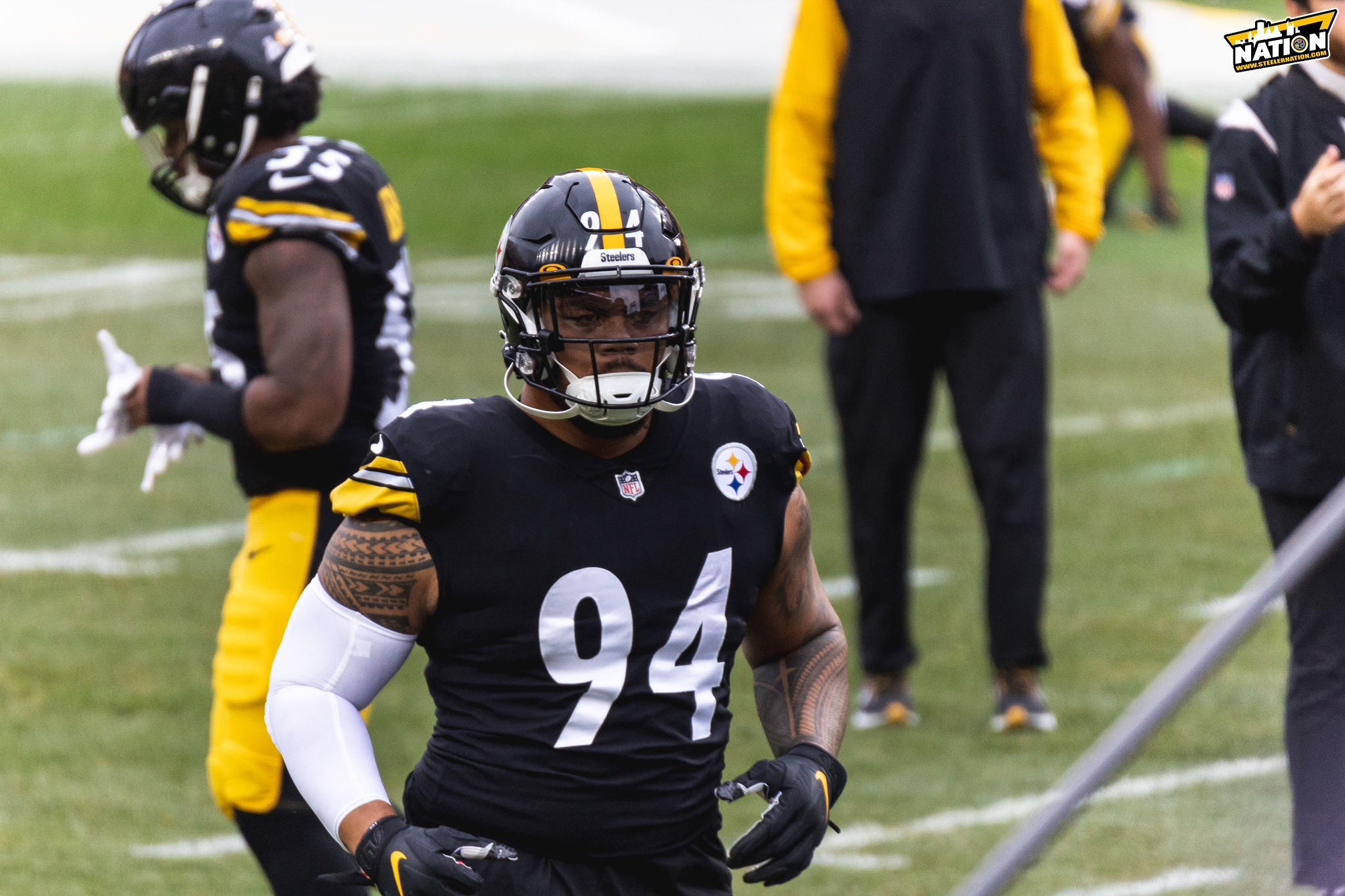 Pittsburgh Steelers defensive end Tyson Alualu (94) celebrates as