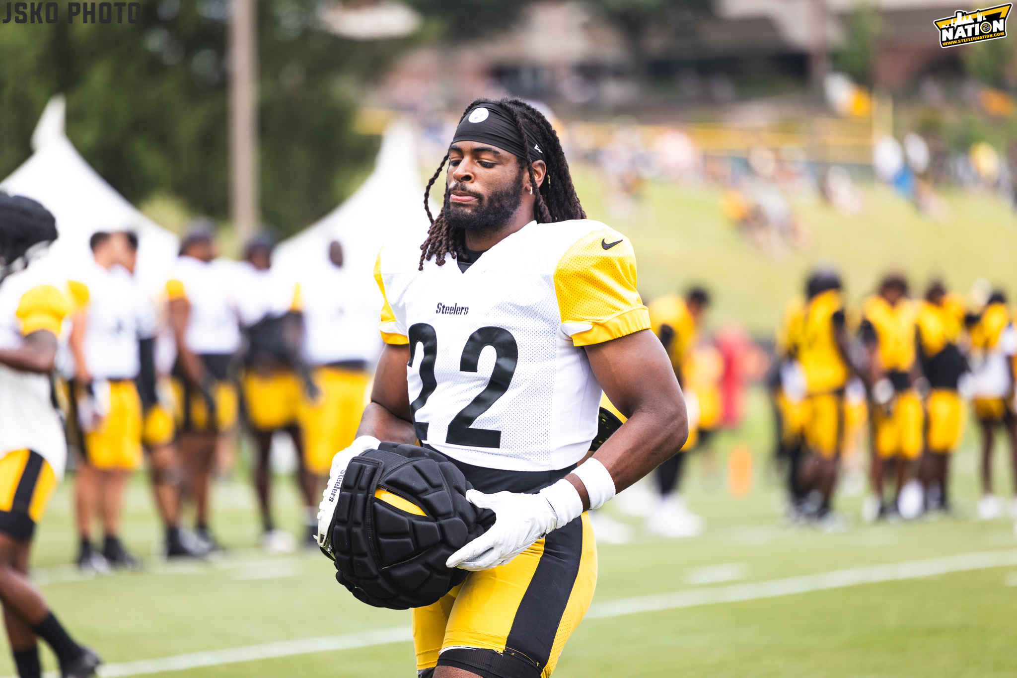 PFF grades: Why it might be time for Steelers to give Jaylen Warren more  carries