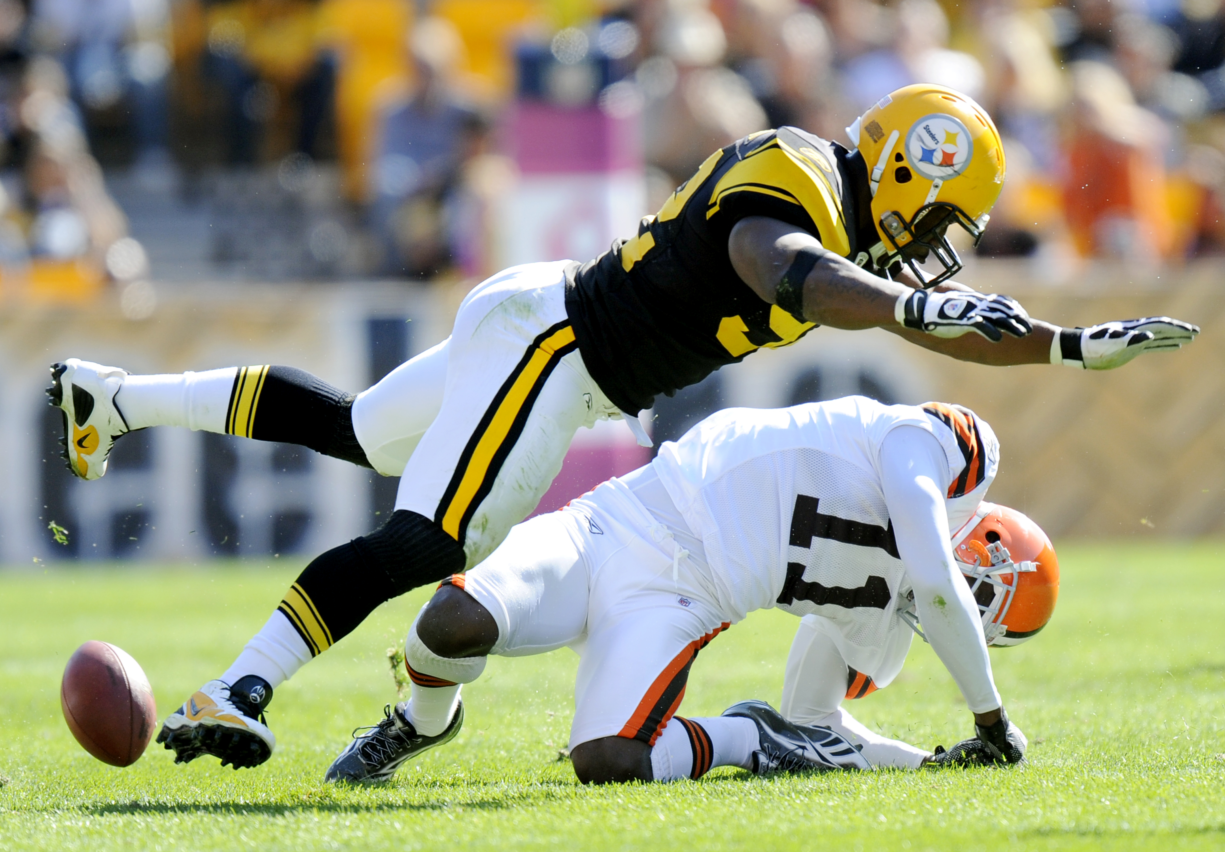 LOOK: Steelers' T.J. Watt breaks James Harrison's franchise career sack  record vs. Browns 