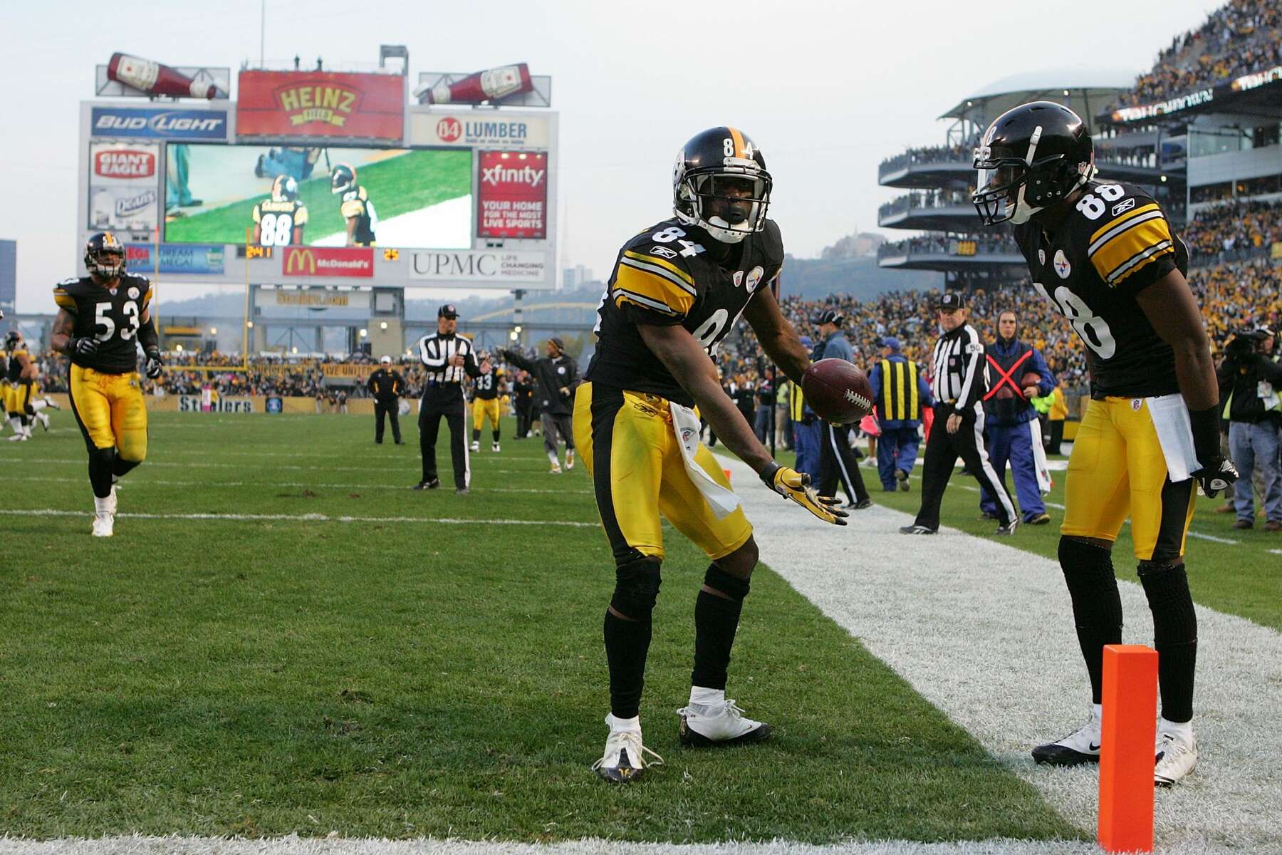 Antonio Brown is returning to his roots-- by trusting in himself