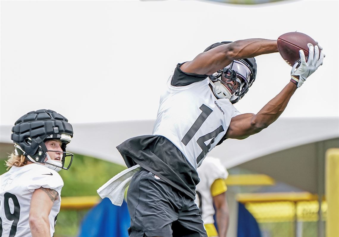 Steelers Rookie George Pickens Looking Like A Bona Fide Star And Is  Stealing The Show In Team's 2022 Visit To Latrobe