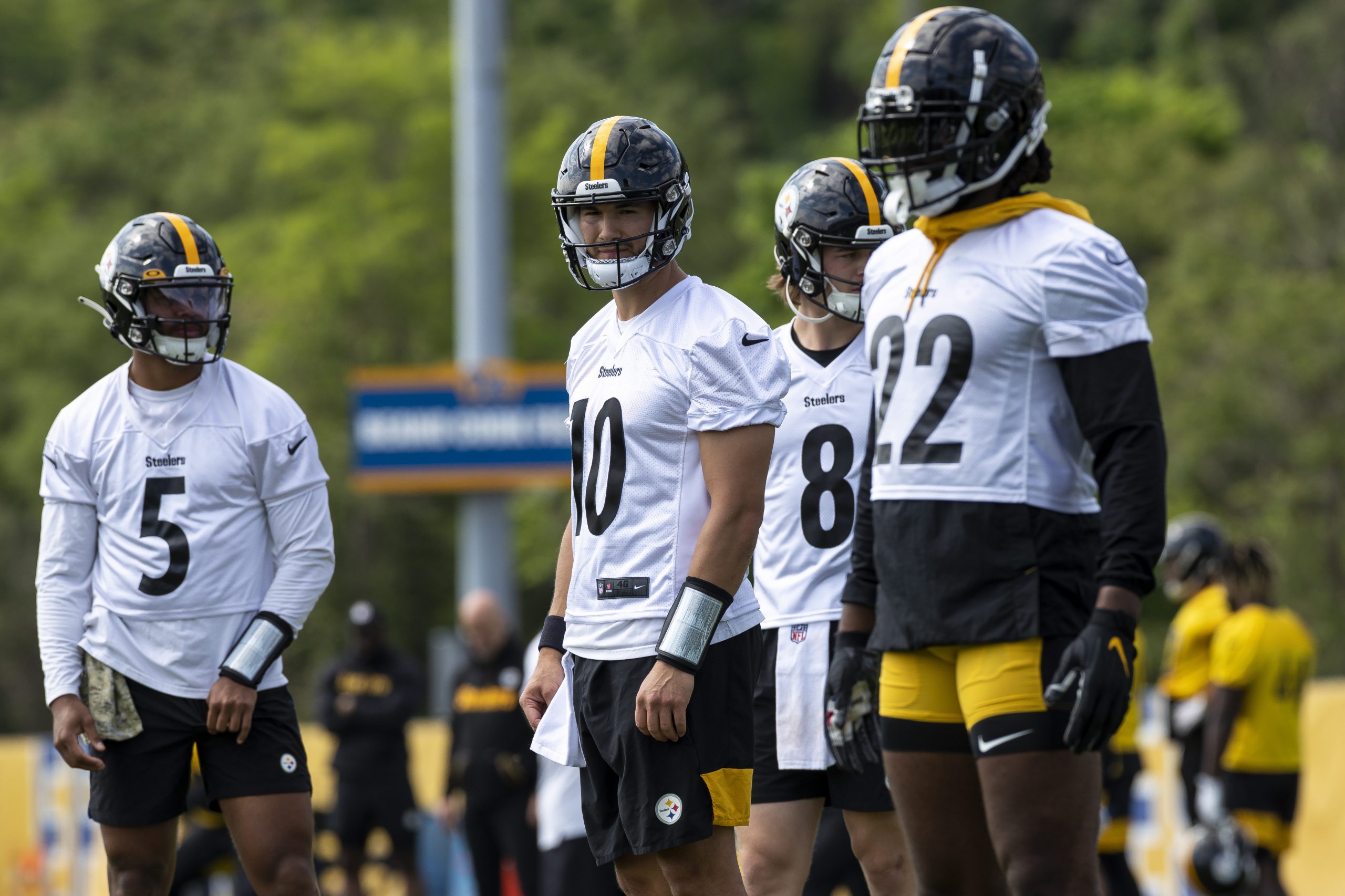 Najee Harris of the Pittsburgh Steelers looks on during the first News  Photo - Getty Images