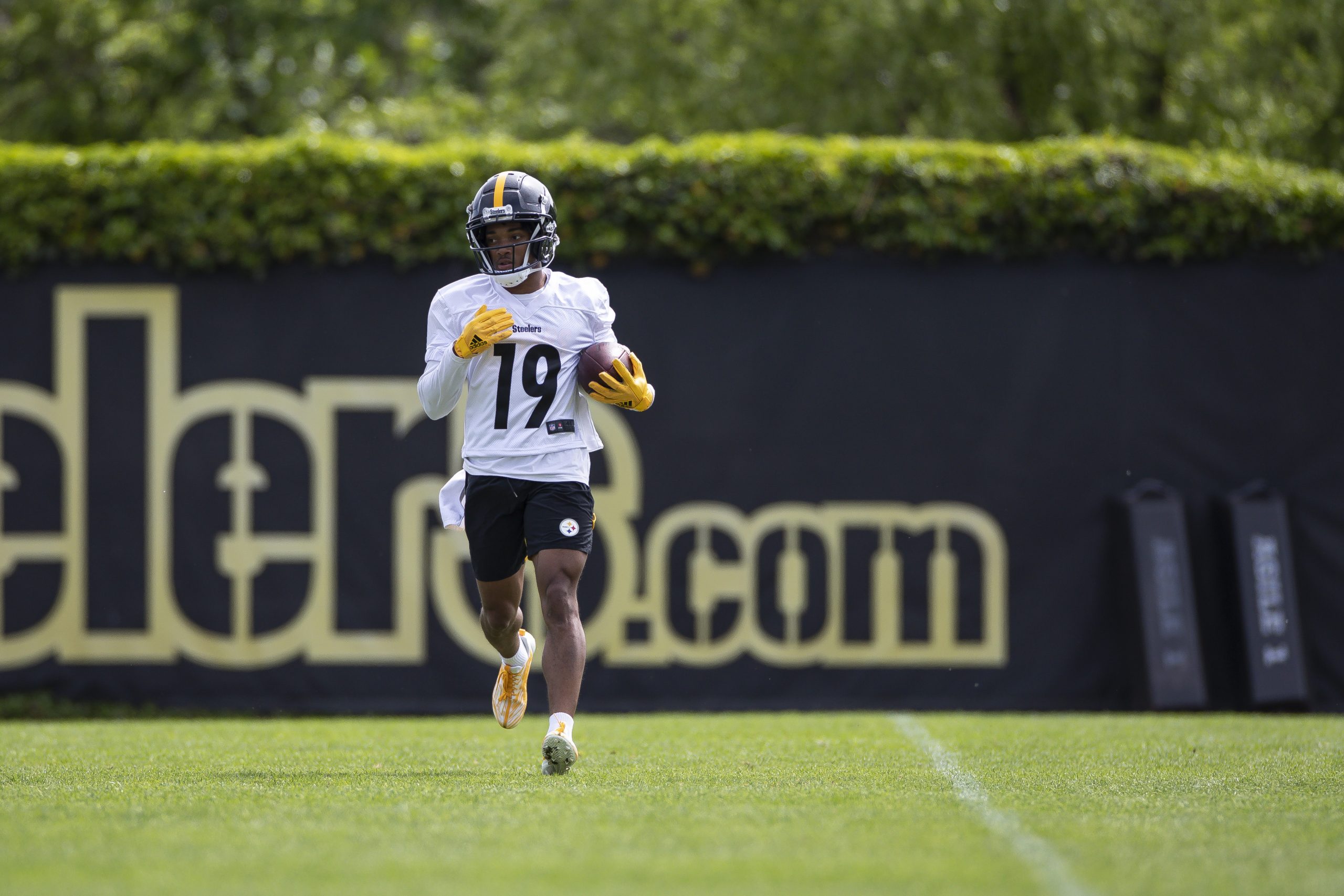 Steelers release jersey numbers for 2022 NFL draft class