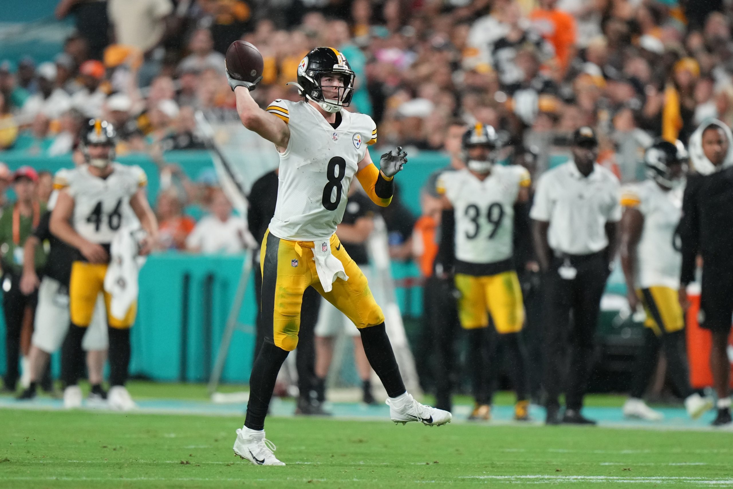 DEC 11th, 2022: Diontae Johnson #18 during the Steelers vs Ravens