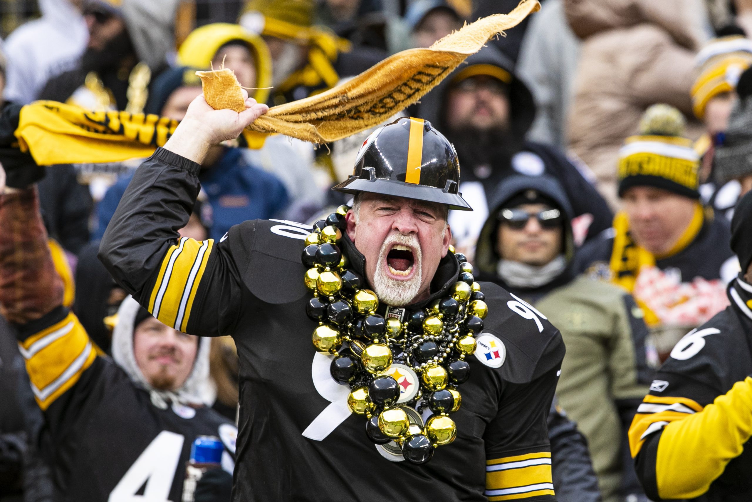 PITTSBURGH, PA - NOVEMBER 13: The Pittsburgh Steelers take the field during  the national football league game between the New Orleans Saints and the  Pittsburgh Steelers on November 13, 2022 at Acrisure