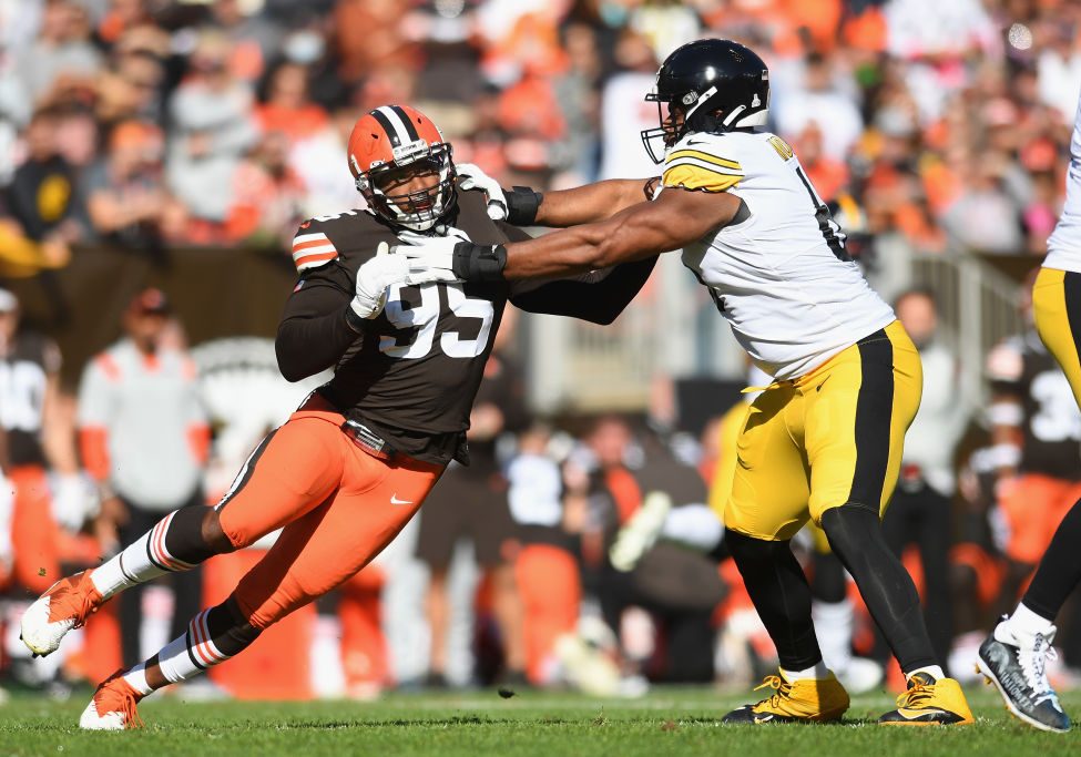 Pittsburgh Steelers offensive tackle Dan Moore Jr. (65) takes the field for  an NFL football game against the Las Vegas Raiders, Sunday, Sept. 19, 2021,  in Pittsburgh. (AP Photo/Keith Srakocic Stock Photo - Alamy