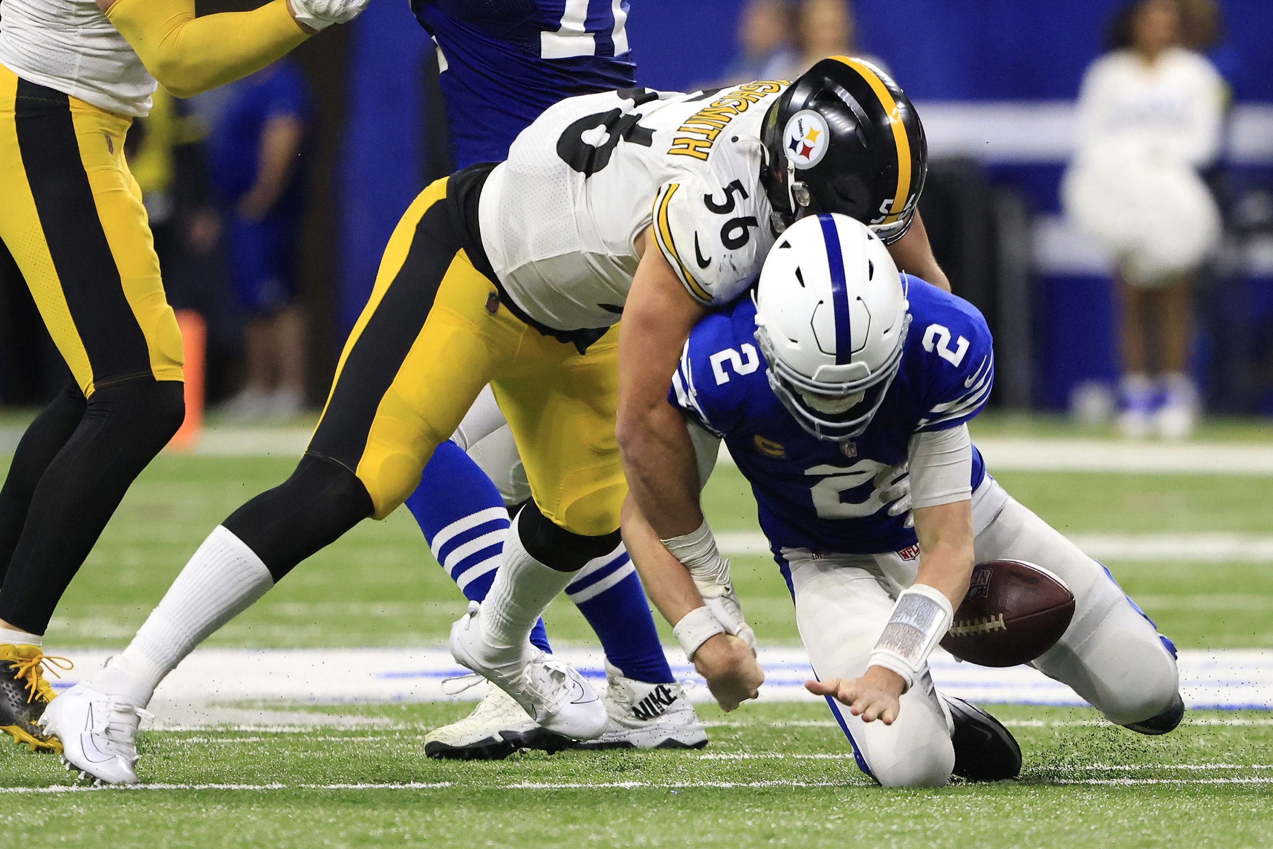 Pittsburgh Steelers linebacker Alex Highsmith (56) walks off the field  after an NFL football game against the Indianapolis Colts, Monday, Nov. 28,  2022, in Indianapolis. (AP Photo/Zach Bolinger Stock Photo - Alamy