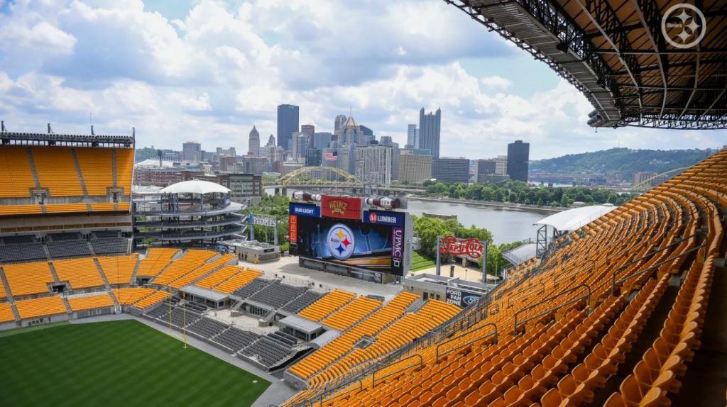 Three Rivers Stadium and Heinz Field #Steelers  Three rivers stadium,  Pittsburgh steelers football, Nfl stadiums