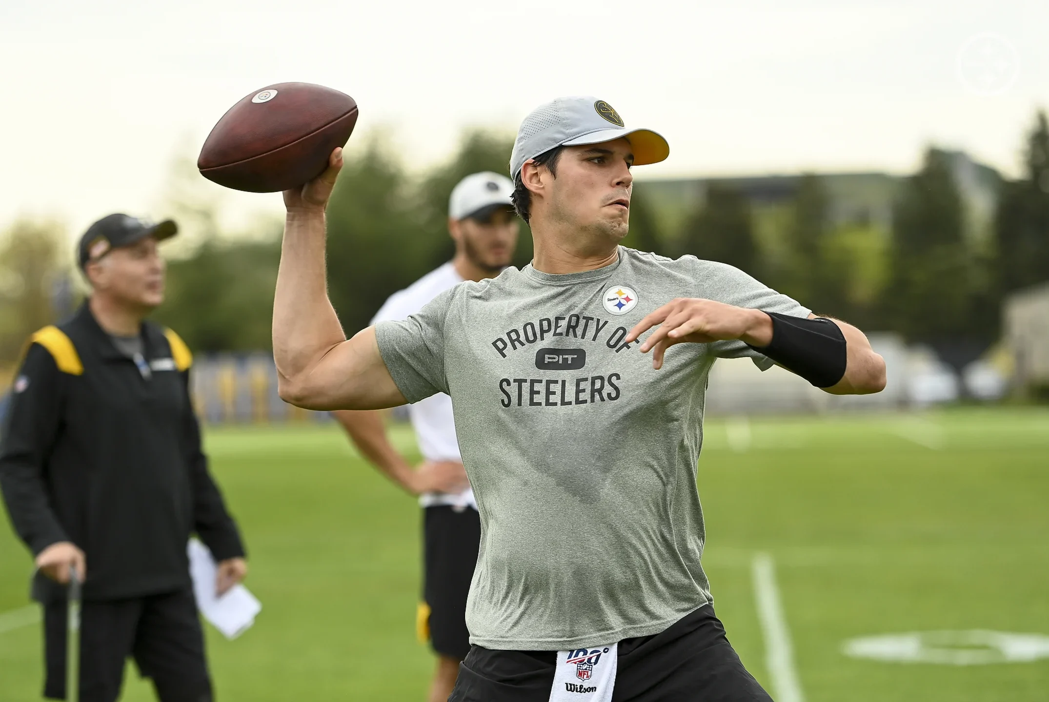 Mason Rudolph of the Pittsburgh Steelers carries the ball during