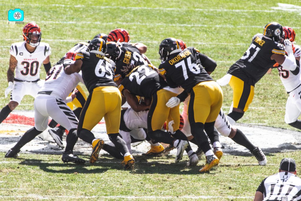 Pittsburgh Steelers offensive tackle Dan Moore Jr. (65) jogs to the line of  scrimmage during an NFL football game against the Jacksonville Jaguars,  Saturday, Aug. 20, 2022 in Jacksonville, Fla. The Steelers