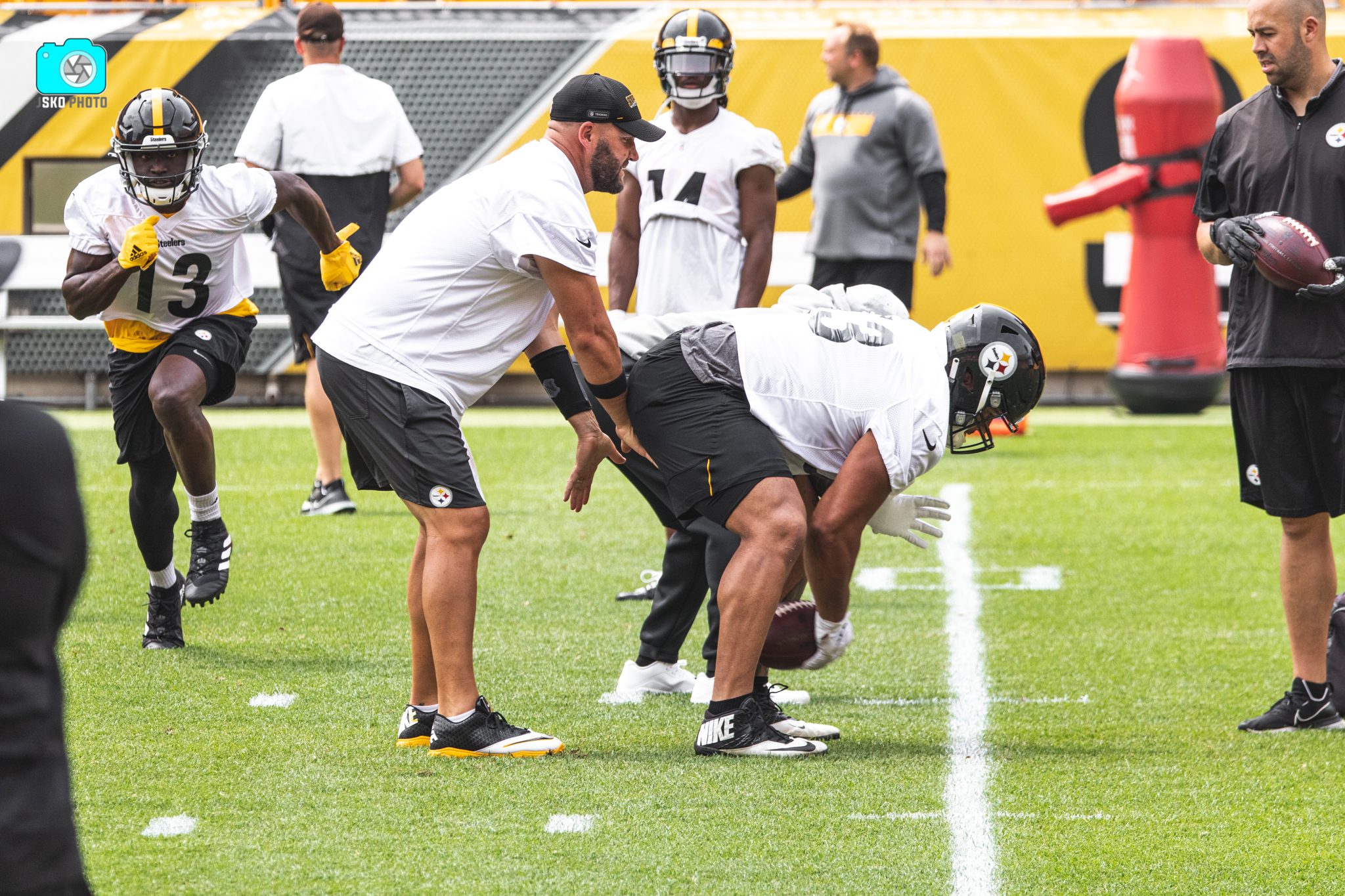 Steelers: Ben Roethlisberger defends Kenny Pickett interception