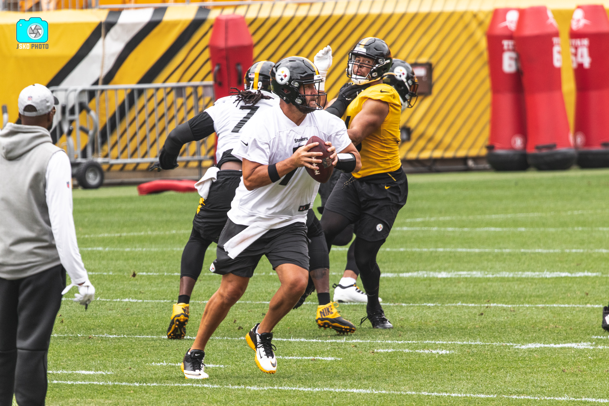 Why Roethlisberger didn't go to OSU, the Steelers are the Pats' 'little  brother' & more 