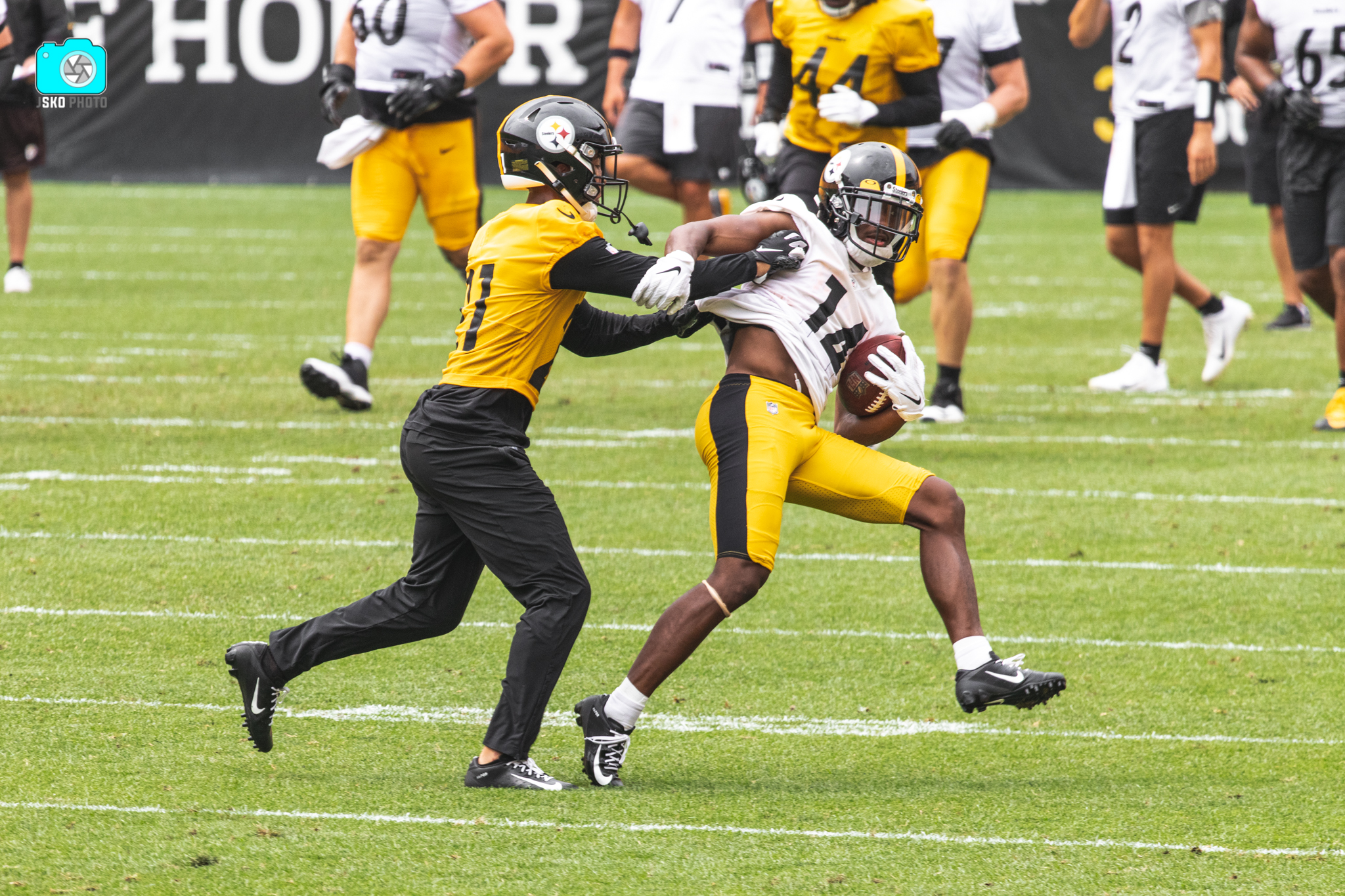 Steelers RB Benny Snell suffers gruesome arm injury vs. Seahawks