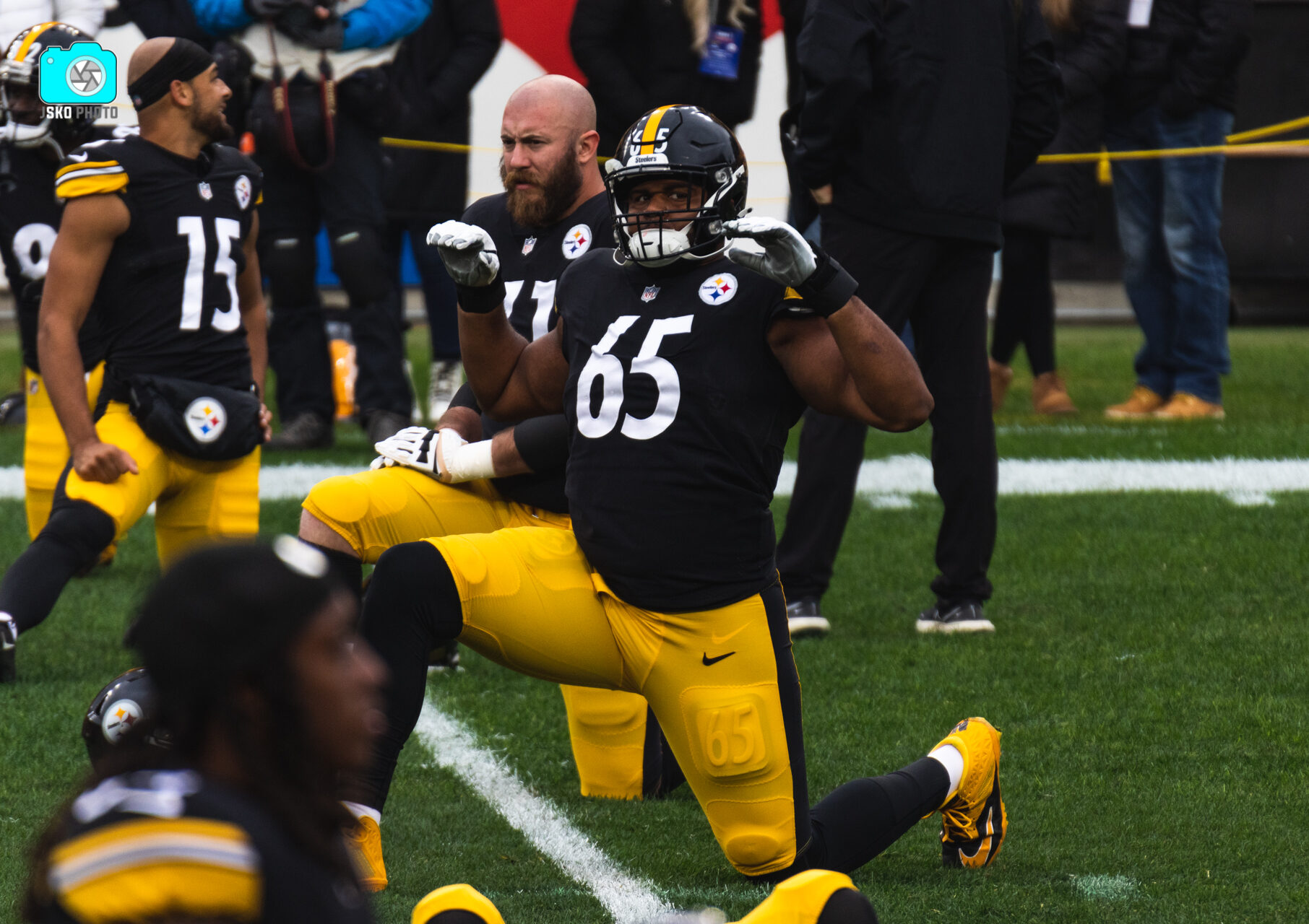 How Steelers left tackle Dan Moore Jr. keeps holding on to his starting  spot