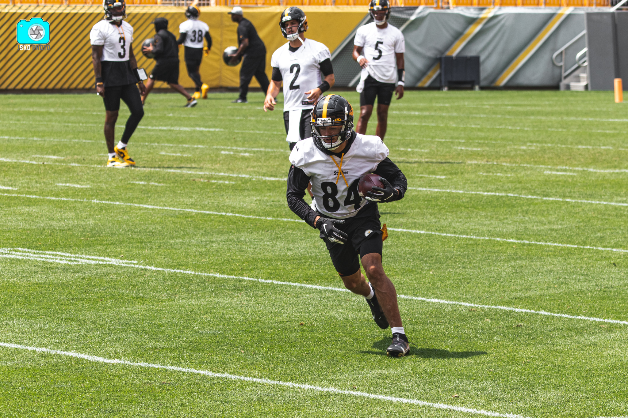 WR Rico Bussey 'Steals the Show' at Steelers Practice