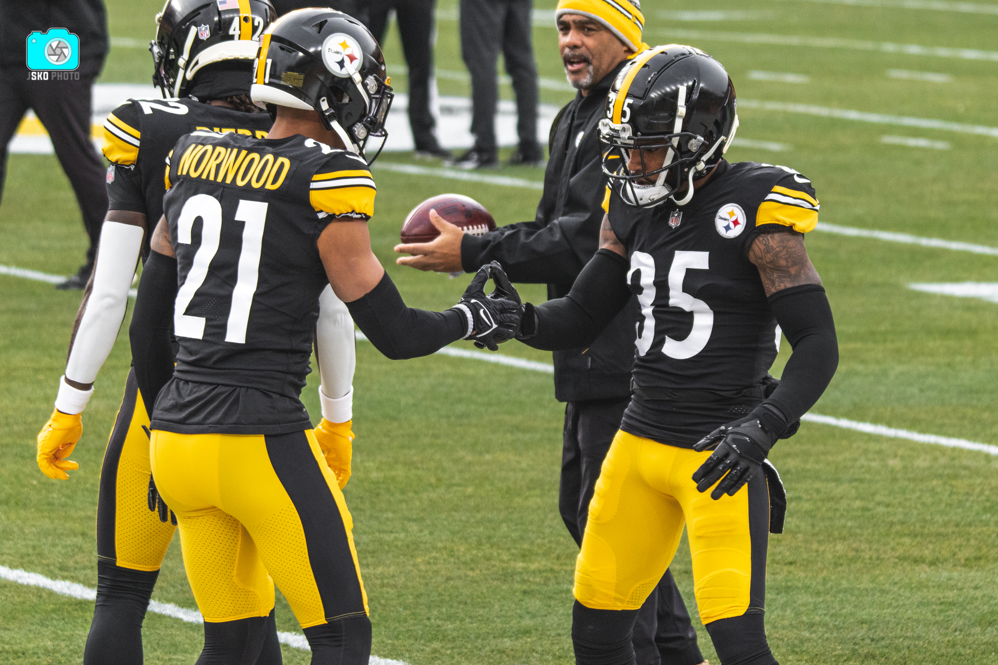 Steelers defensive backs Tre Norwood and Arthur Maulet