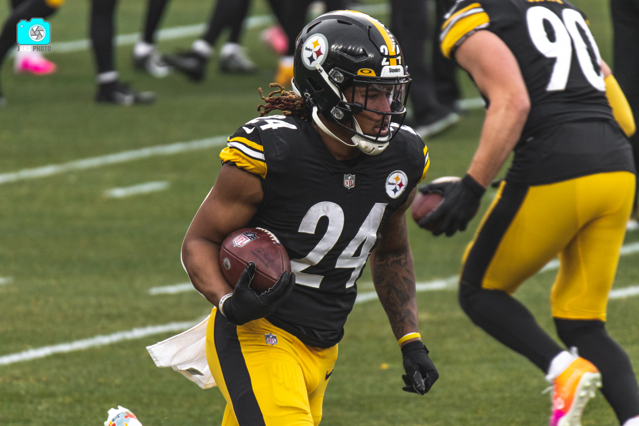 Pittsburgh Steelers ink Benny Snell