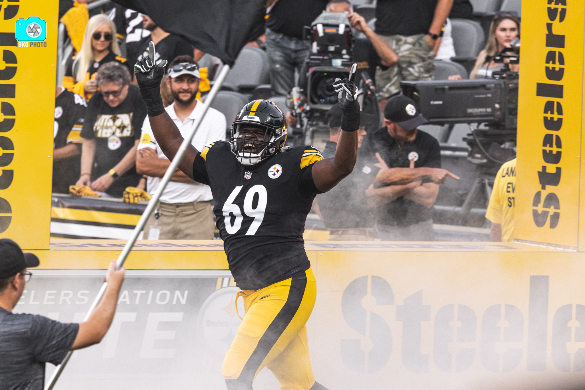 Broderick Jones inserted at left tackle in Steelers vs. Texans game - BVM  Sports