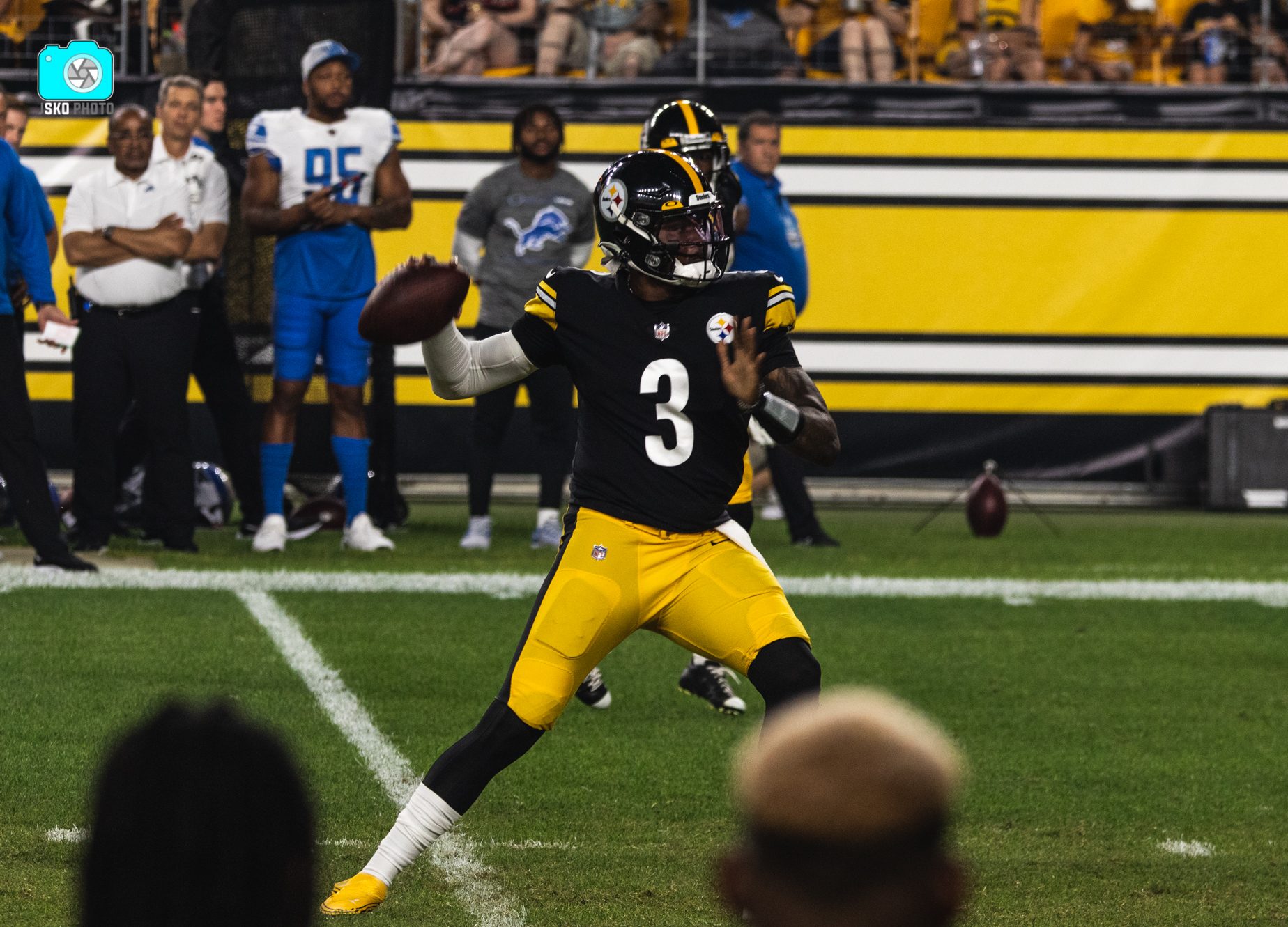 Steelers To Honor Dwayne Haskins During Season, Wear '3' Decal On