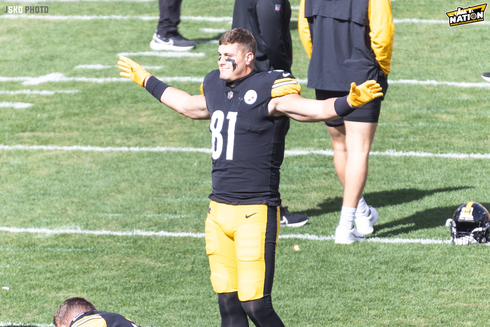 Was Ben Roethlisberger right to ask Zach Gentry to change numbers?