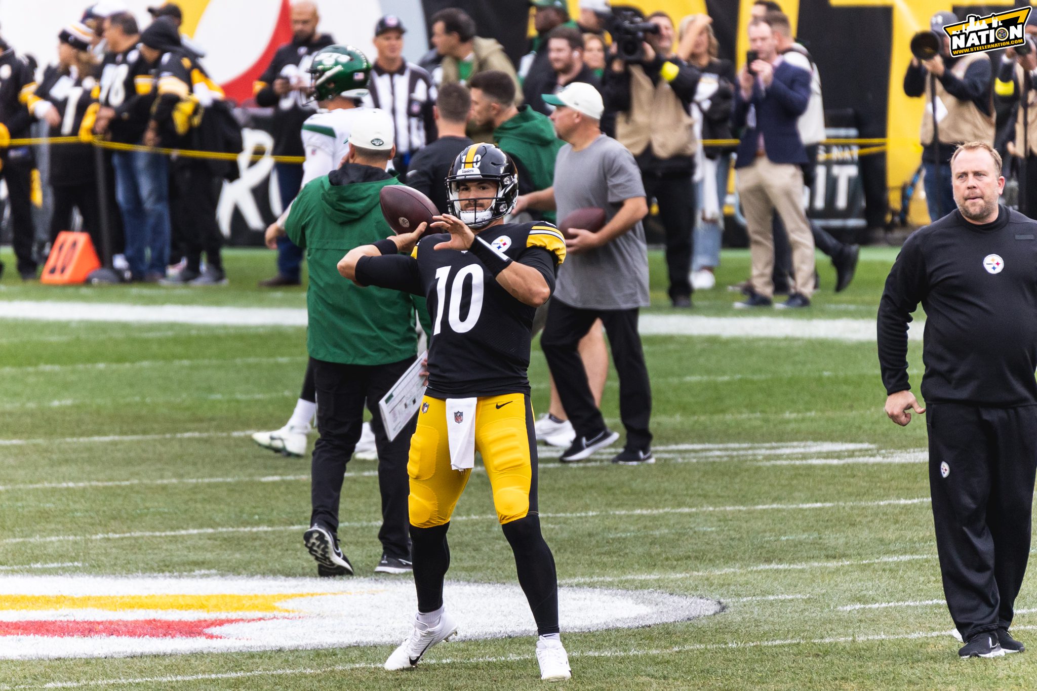 Steelers Great Ben Roethlisberger Wouldn't Make Terrible Excuses Like Kenny  Pickett For Not Feeding George Pickens According To Radio Host