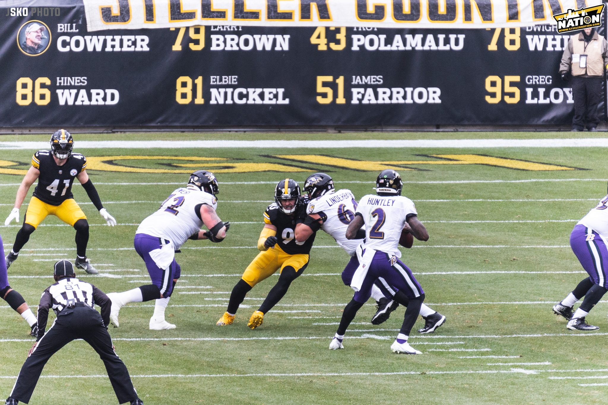 Steelers' AFC North Rival Baltimore Ravens Shockingly Give Lamar Jackson  Massive 5 Year Payday