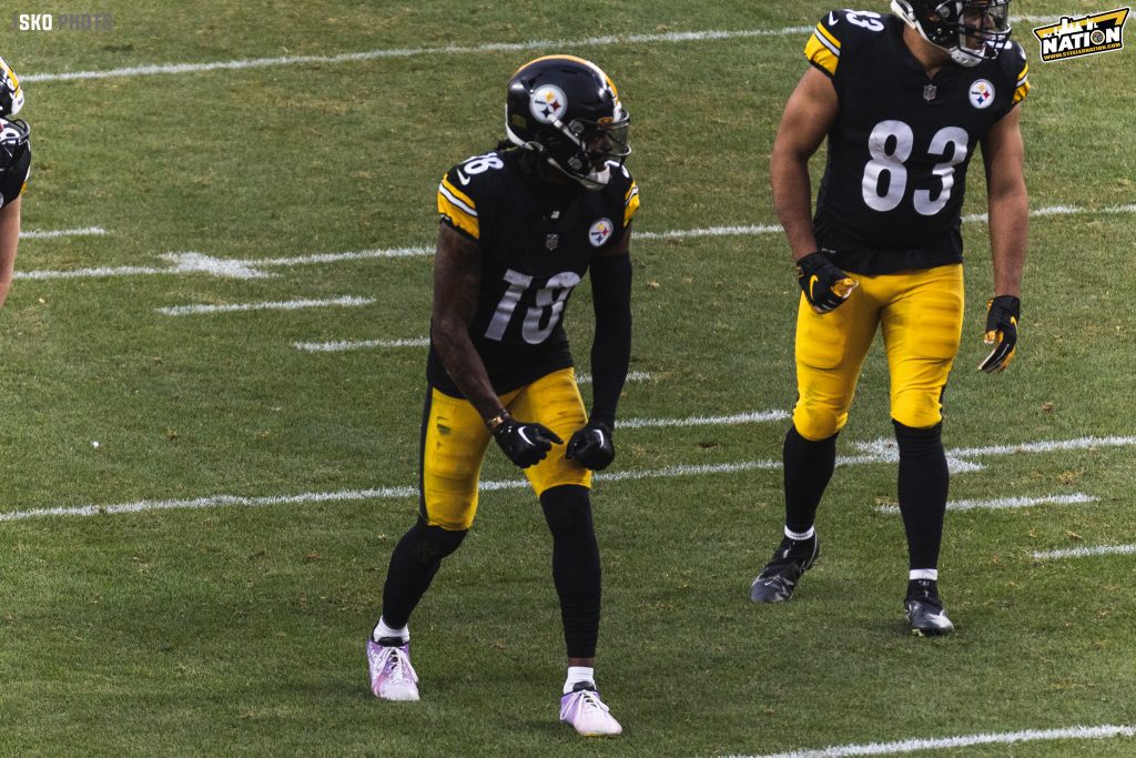 DEC 11th, 2022: Diontae Johnson #18 during the Steelers vs Ravens