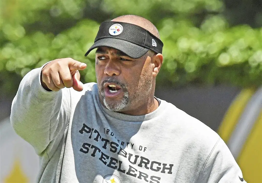 Steelers' Brian Flores Was 'Puppeteer' Behind Kenny Pickett's