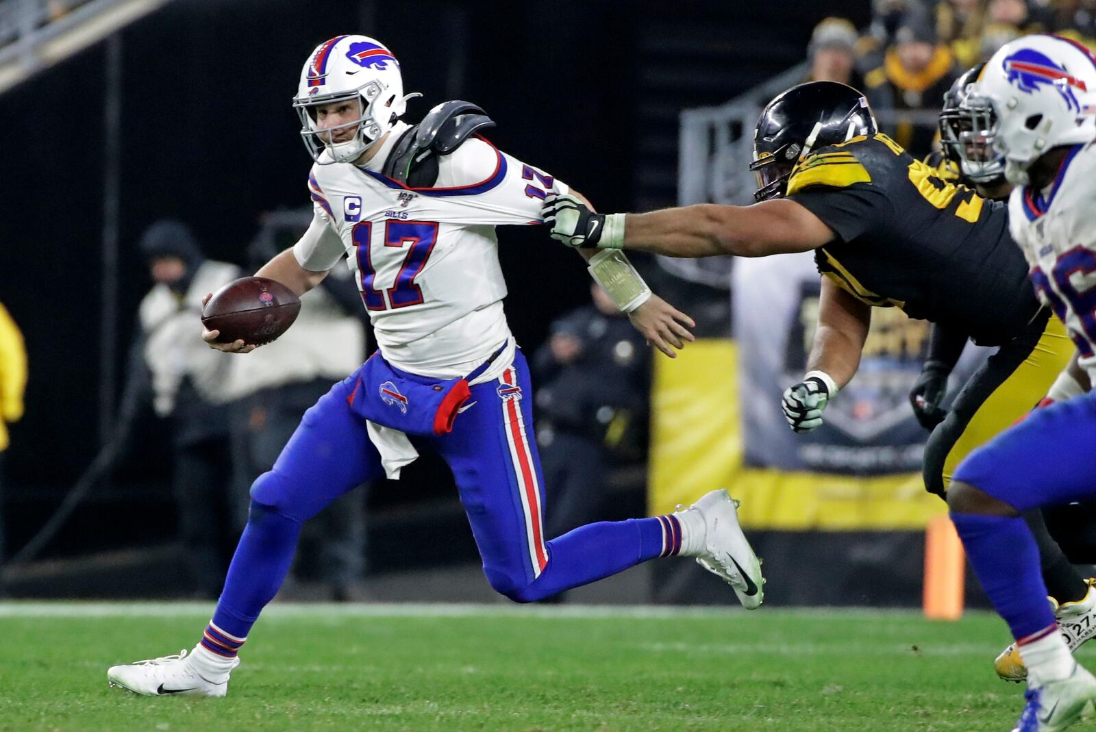 Steelers fans disgusted after Kenny Pickett start against Bills