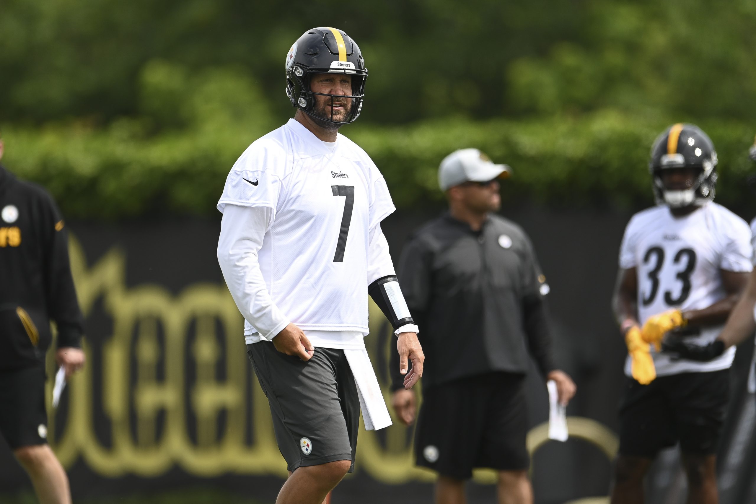 Steelers QB Ben Roethlisberger focuses on win, not critics