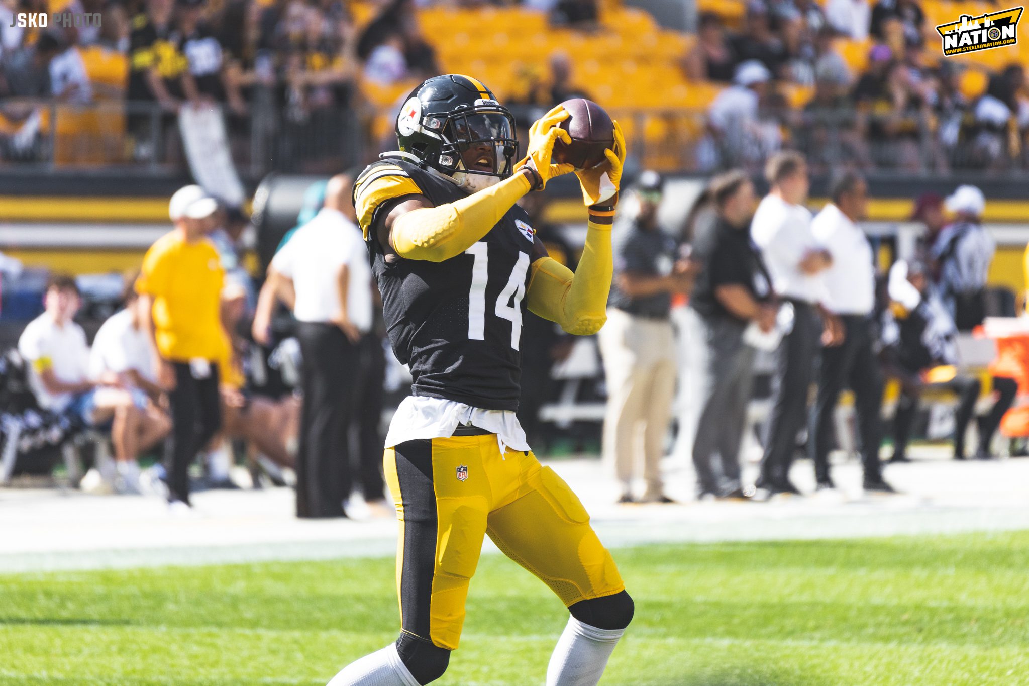 Pat Freiermuth's Expected Return Adds 'Really Viable Weapon' To Steelers'  Offense, Canada Says - Steelers Depot