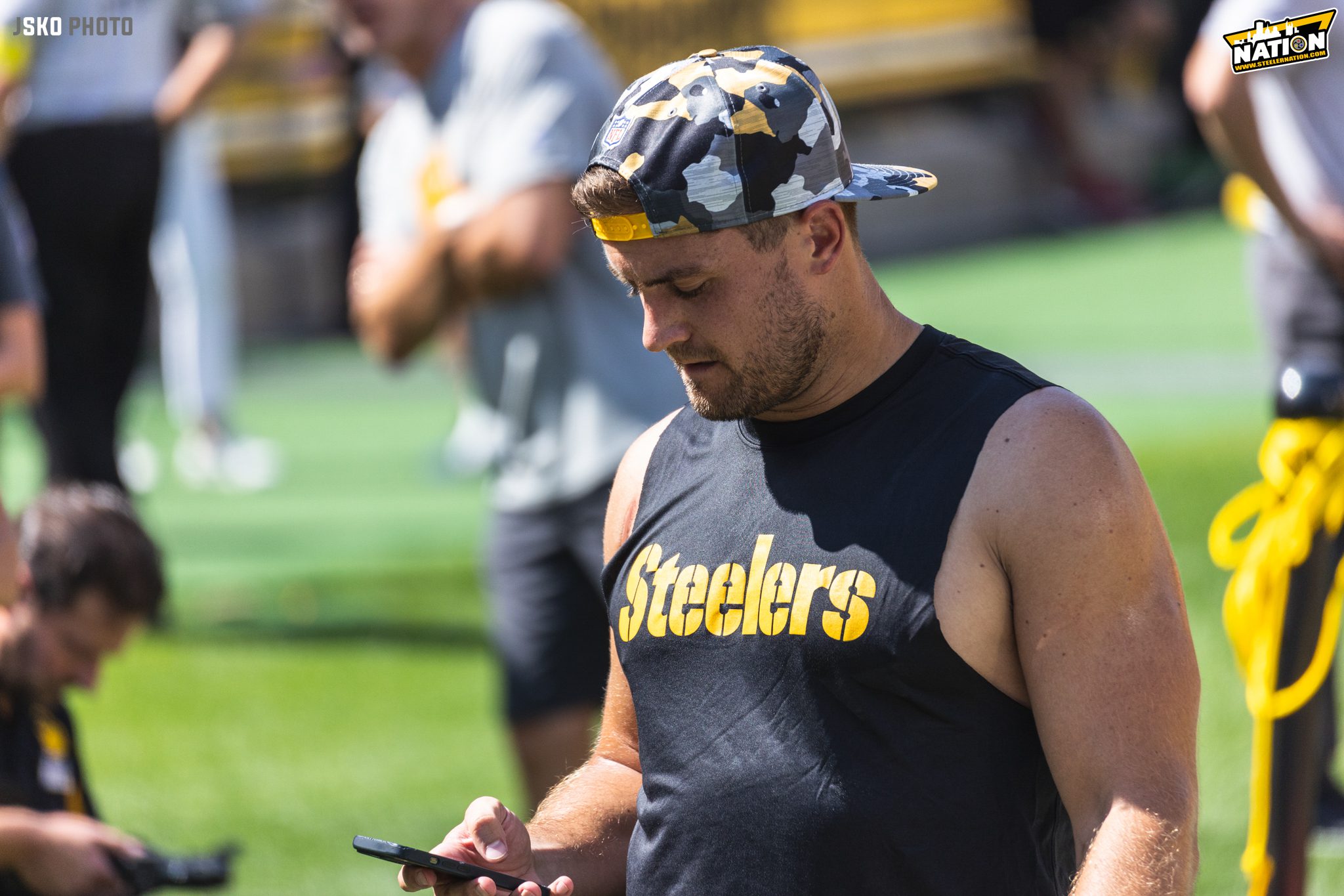 Steelers rookie fullback retires, Derek Watt reunion becomes possible