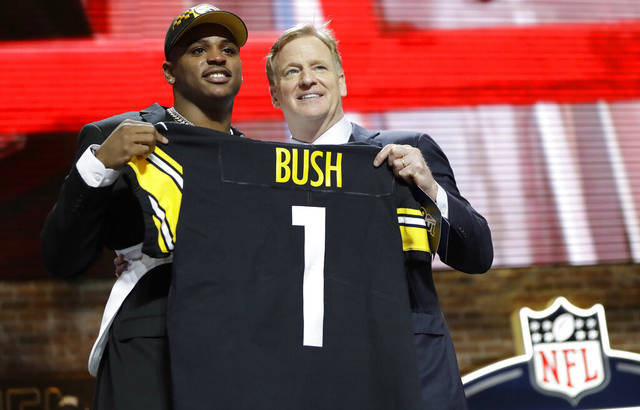 Steelers' Devin Bush Already Seeing Impact From Brian Flores After Strong  Week 1 Performance