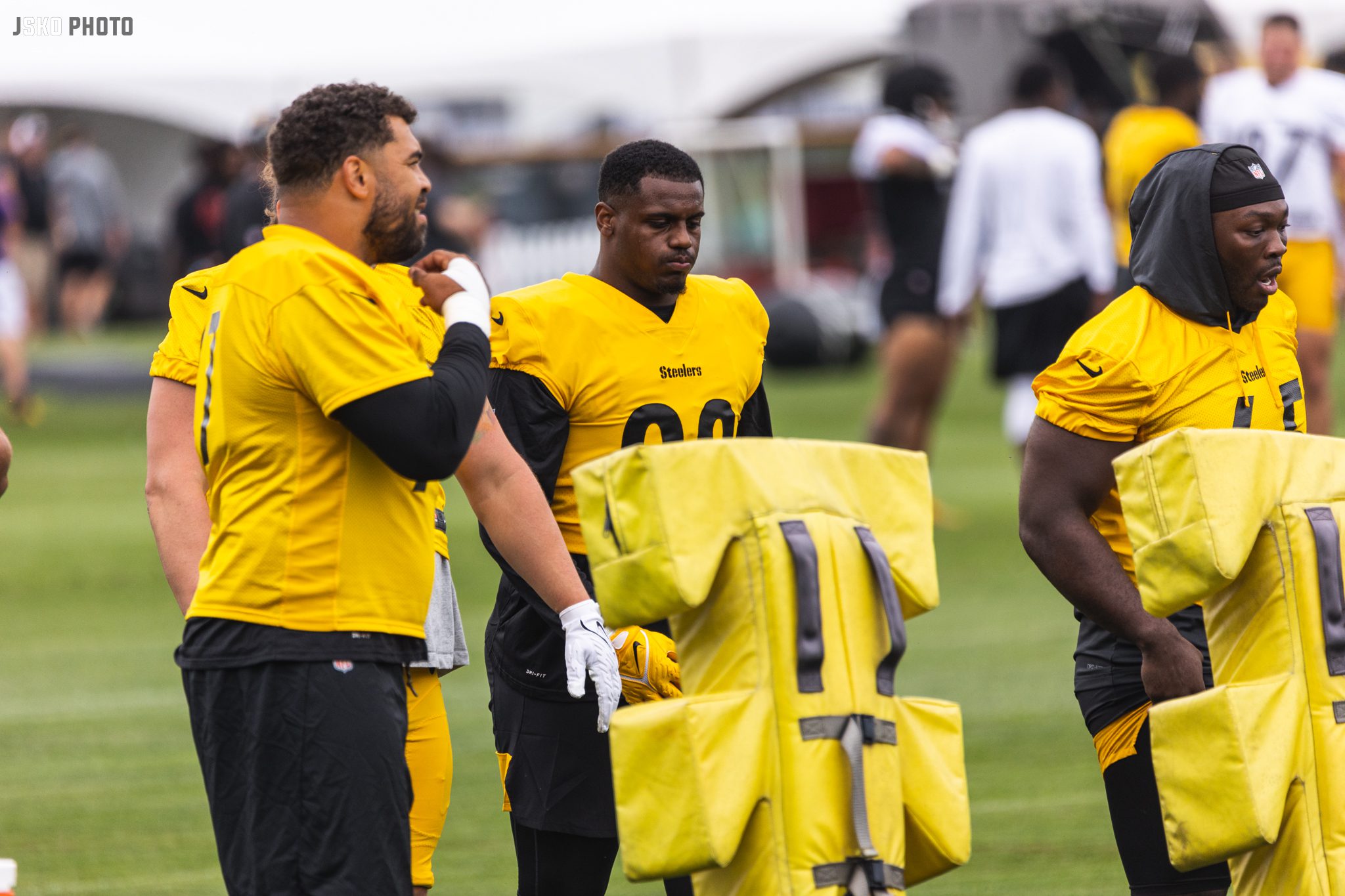 Steelers camp report: DE DeMarvin Leal escapes serious ankle injury in  1-on-1 drill