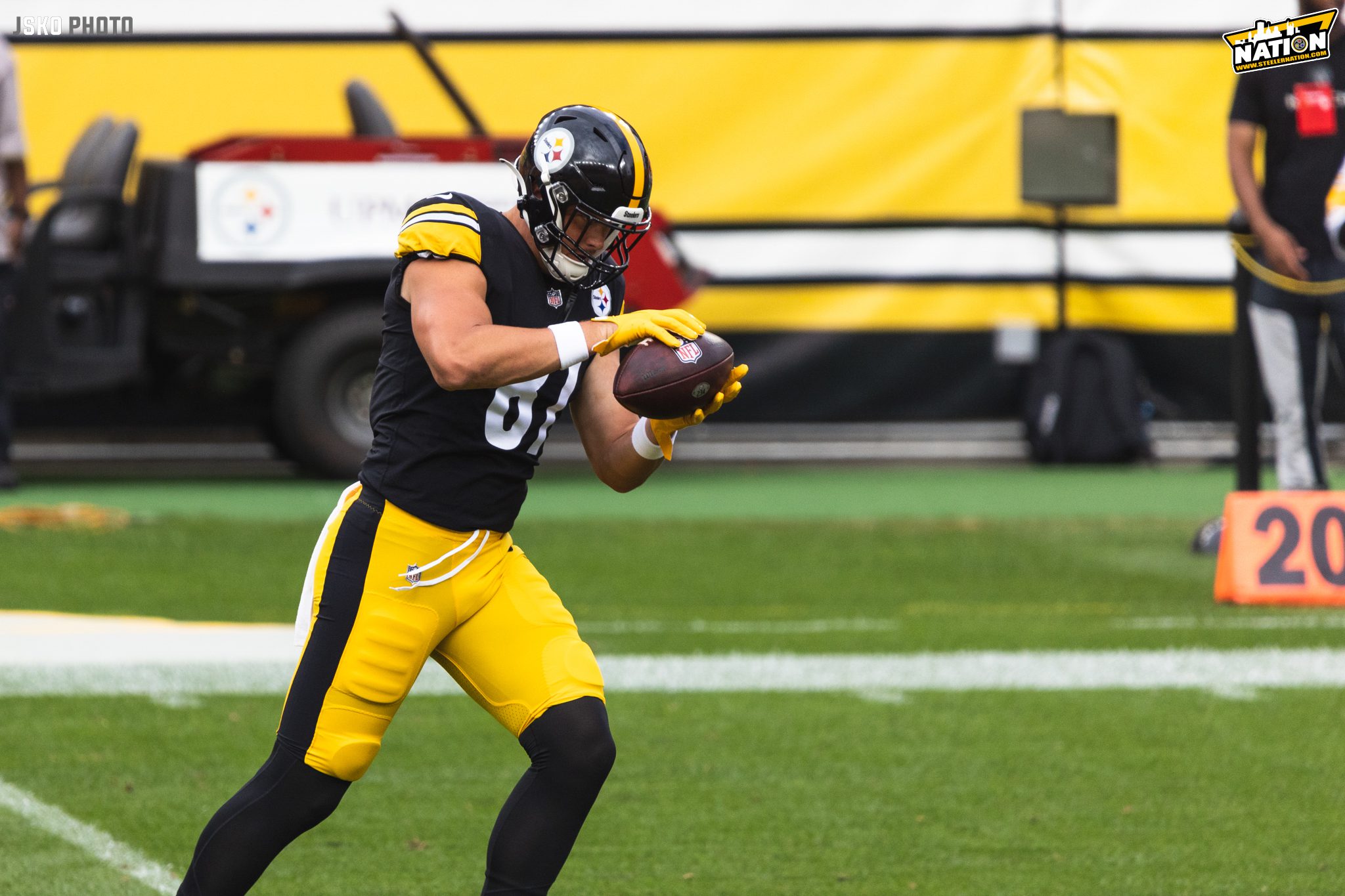 Steelers Re-Sign TE Zach Gentry