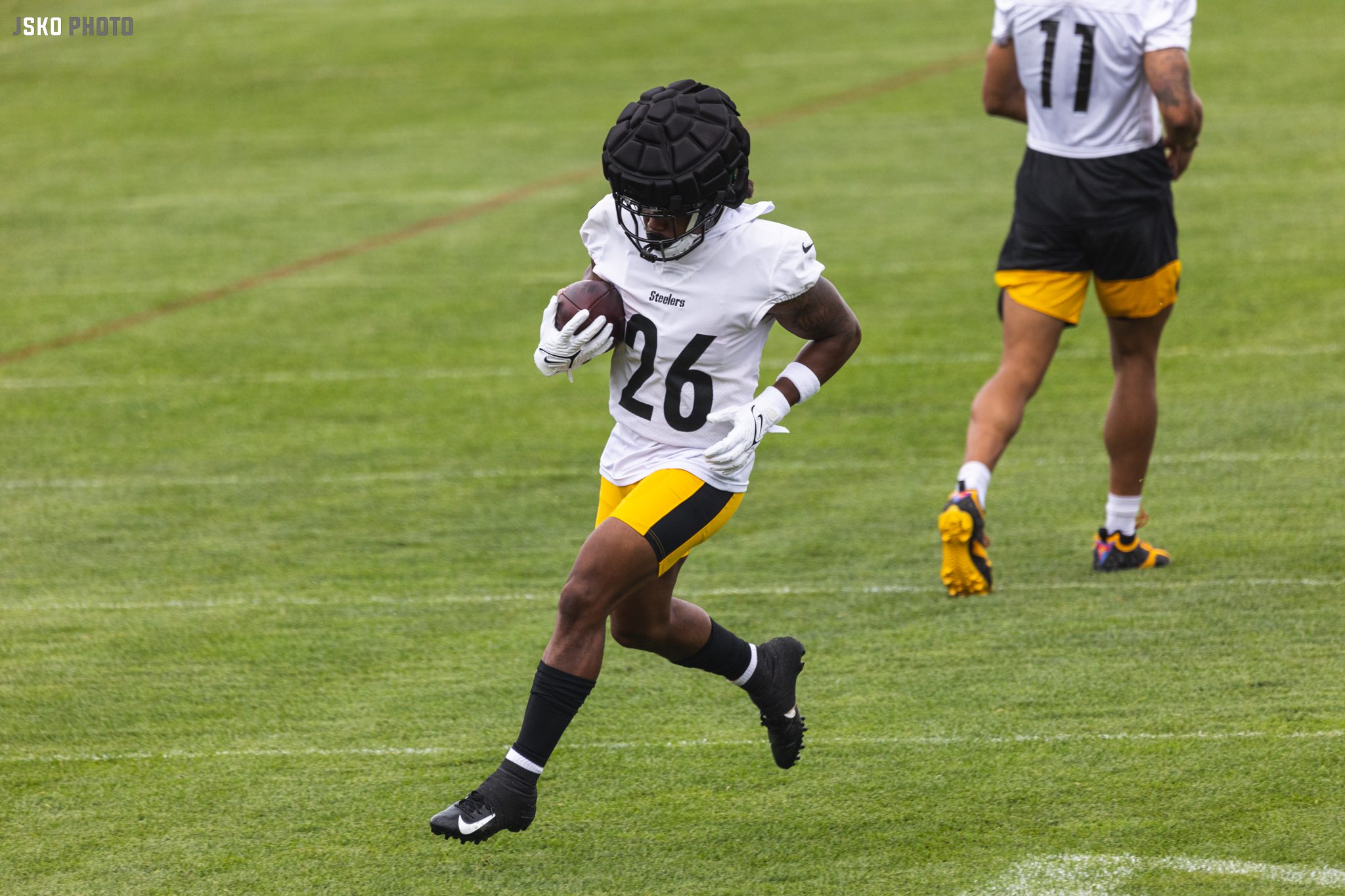 Never Get Too High, Never Get Too Low:' Anthony McFarland Jr. Locked In On  Roster Spot With Steady Approach - Steelers Depot