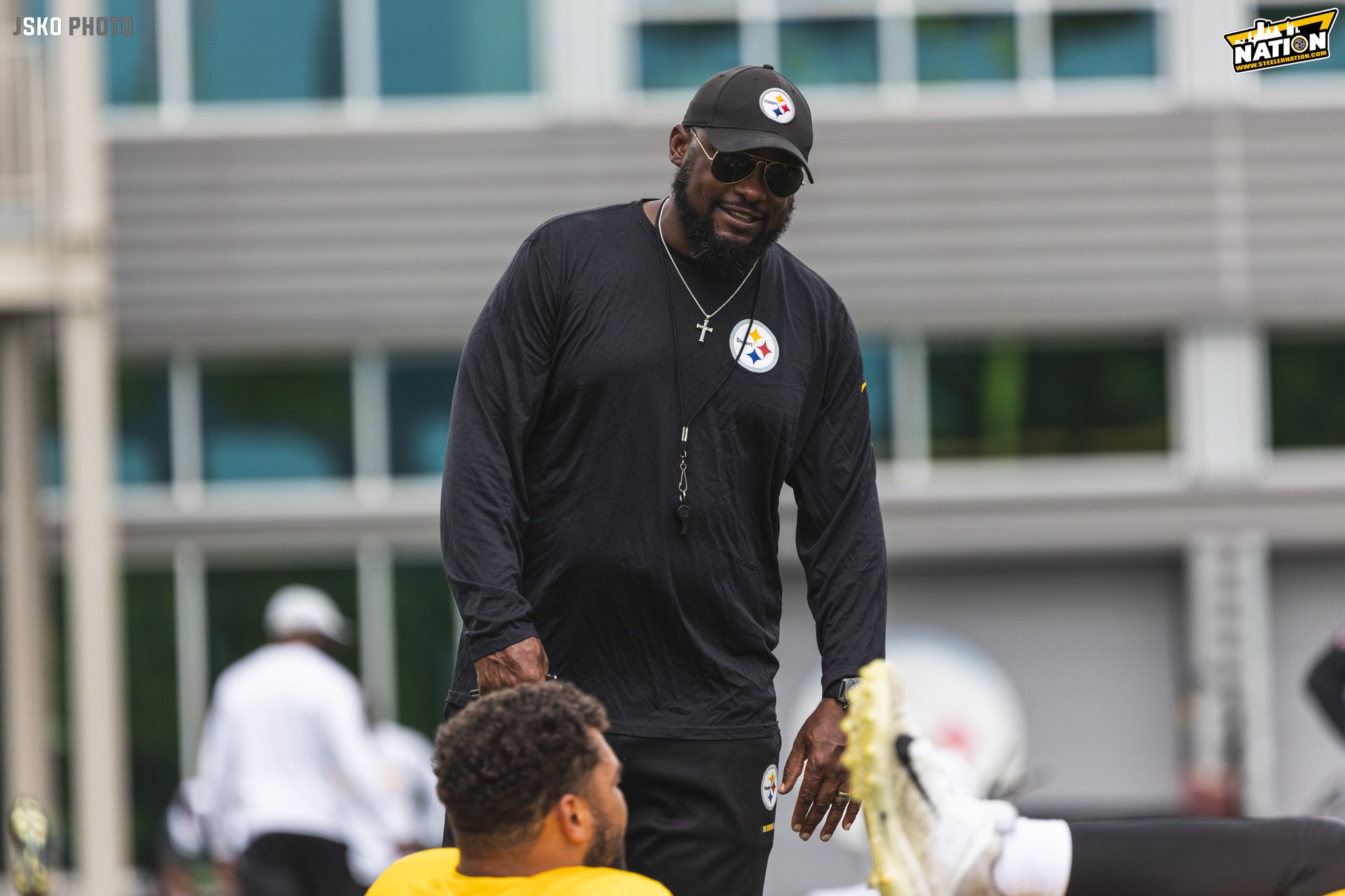 Steelers, coach Mike Tomlin agree to 1-year contract extension