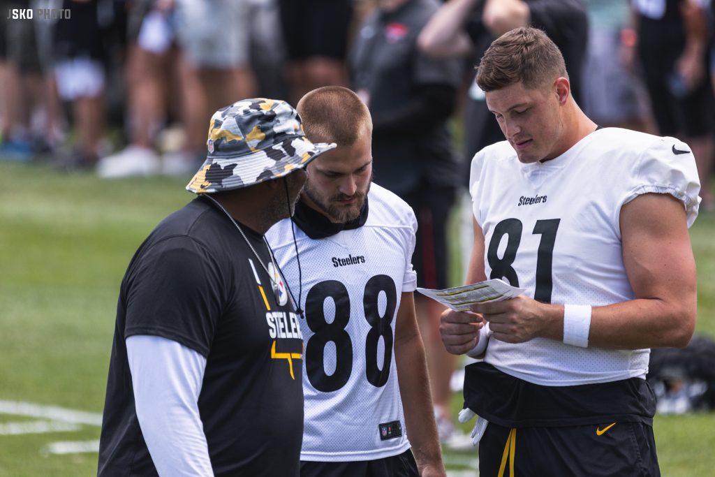 Will Zach Gentry get reps in a crowded Steelers tight end room? - Behind  the Steel Curtain