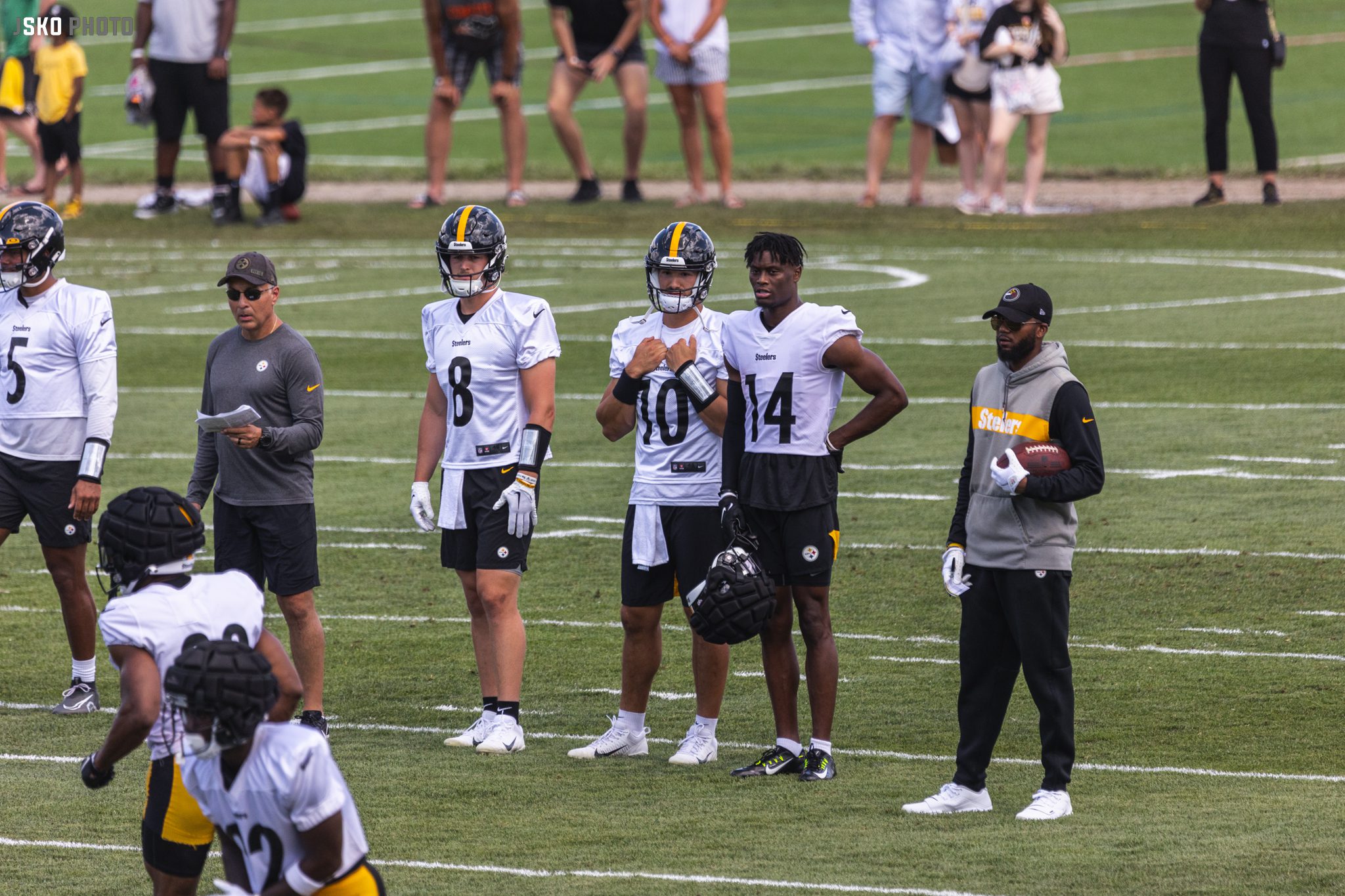 Steelers HC Mike Tomlin: Rookie QB Kenny Pickett 'getting better