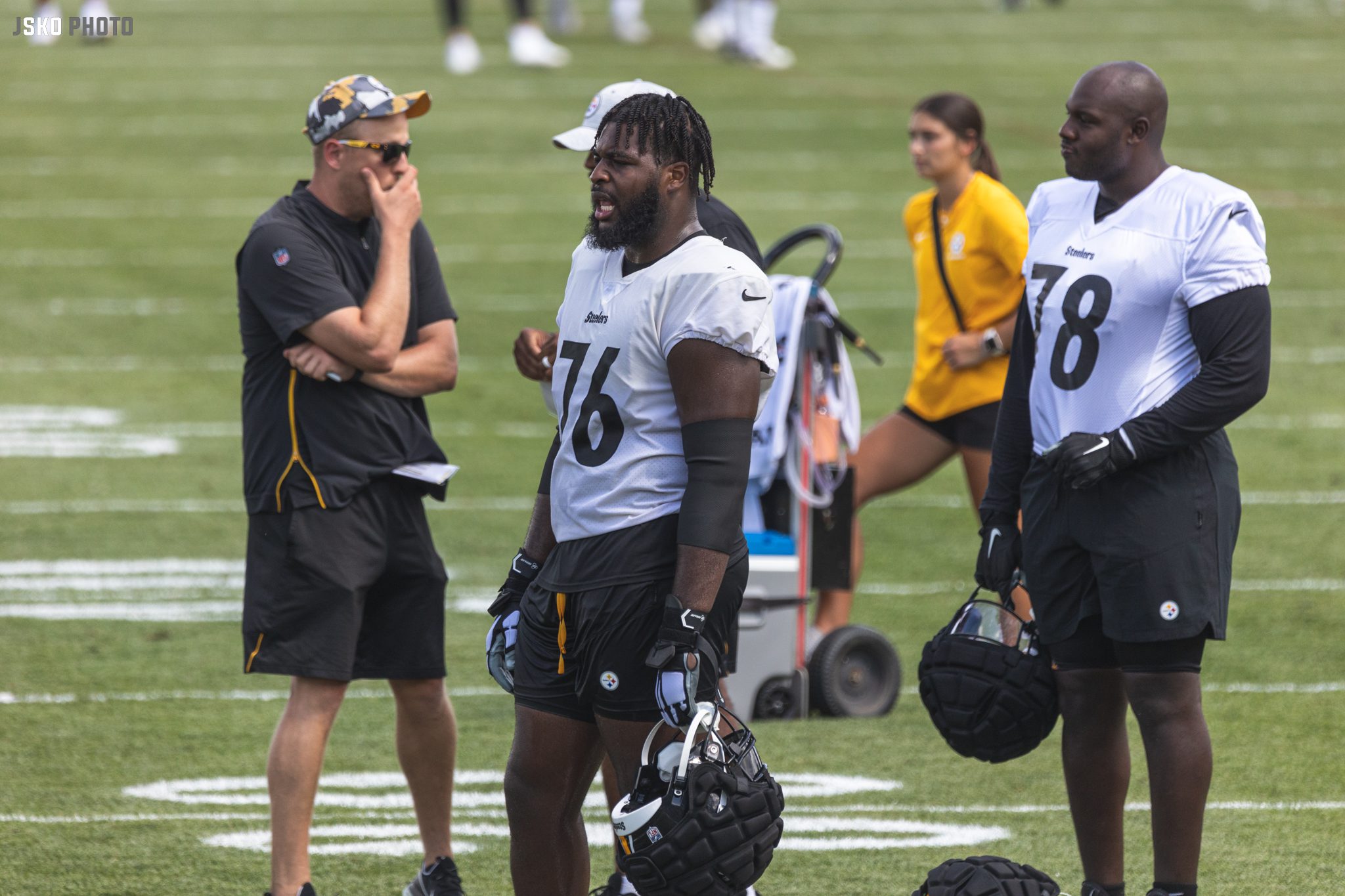 Dan Moore Jr. embracing physical mentality at Steelers training camp