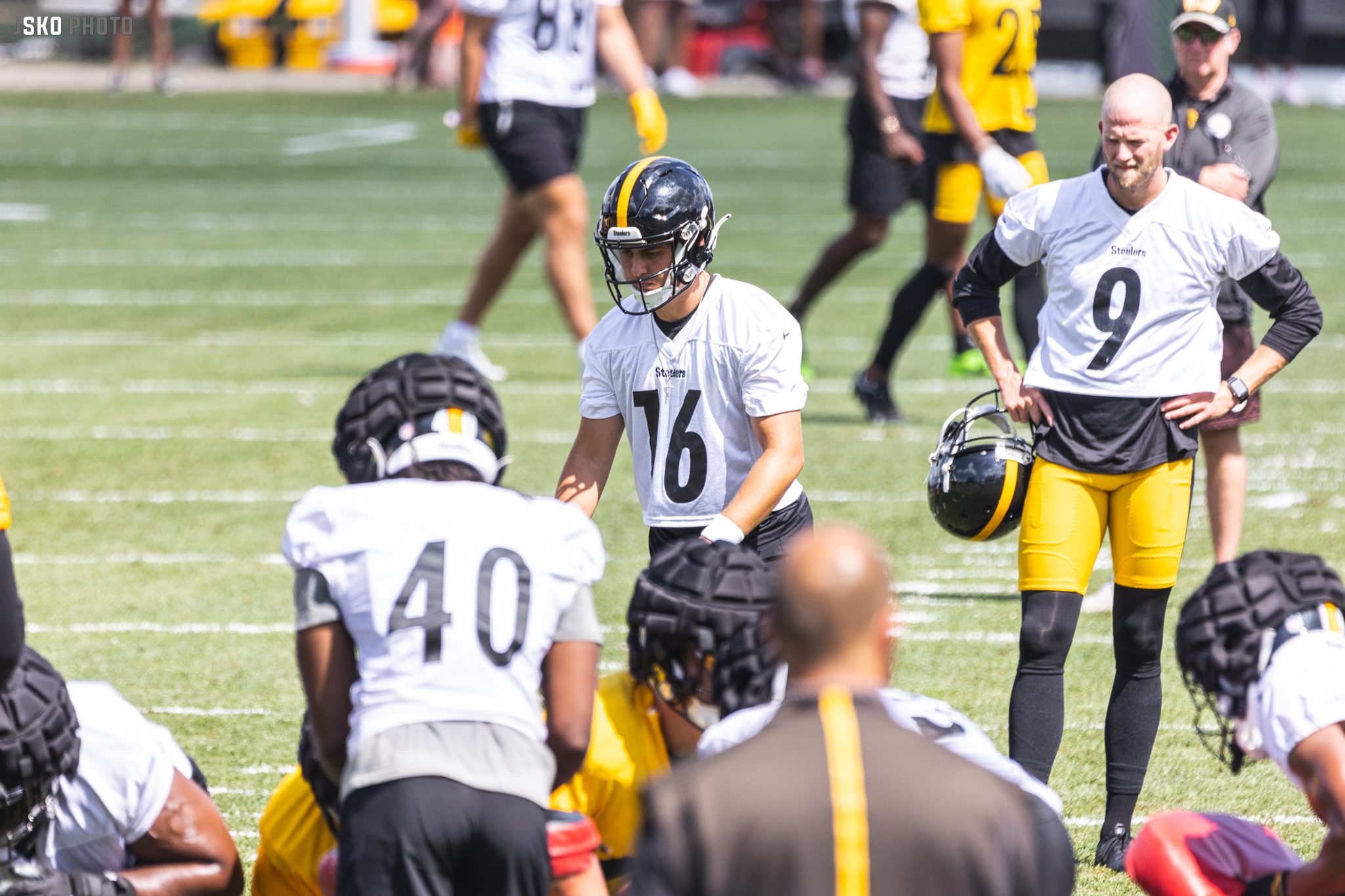 CHARLOTTE, NC - DECEMBER 18: Pittsburgh Steelers kicker Chris Boswell (9)  during an NFL football game between the Pittsburg Steelers and the Carolina  Panthers on December 18, 2022 at Bank of America