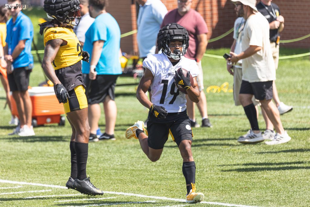 How Calvin Austin III got his groove back: Steelers speedster leaves lost  year in the dust