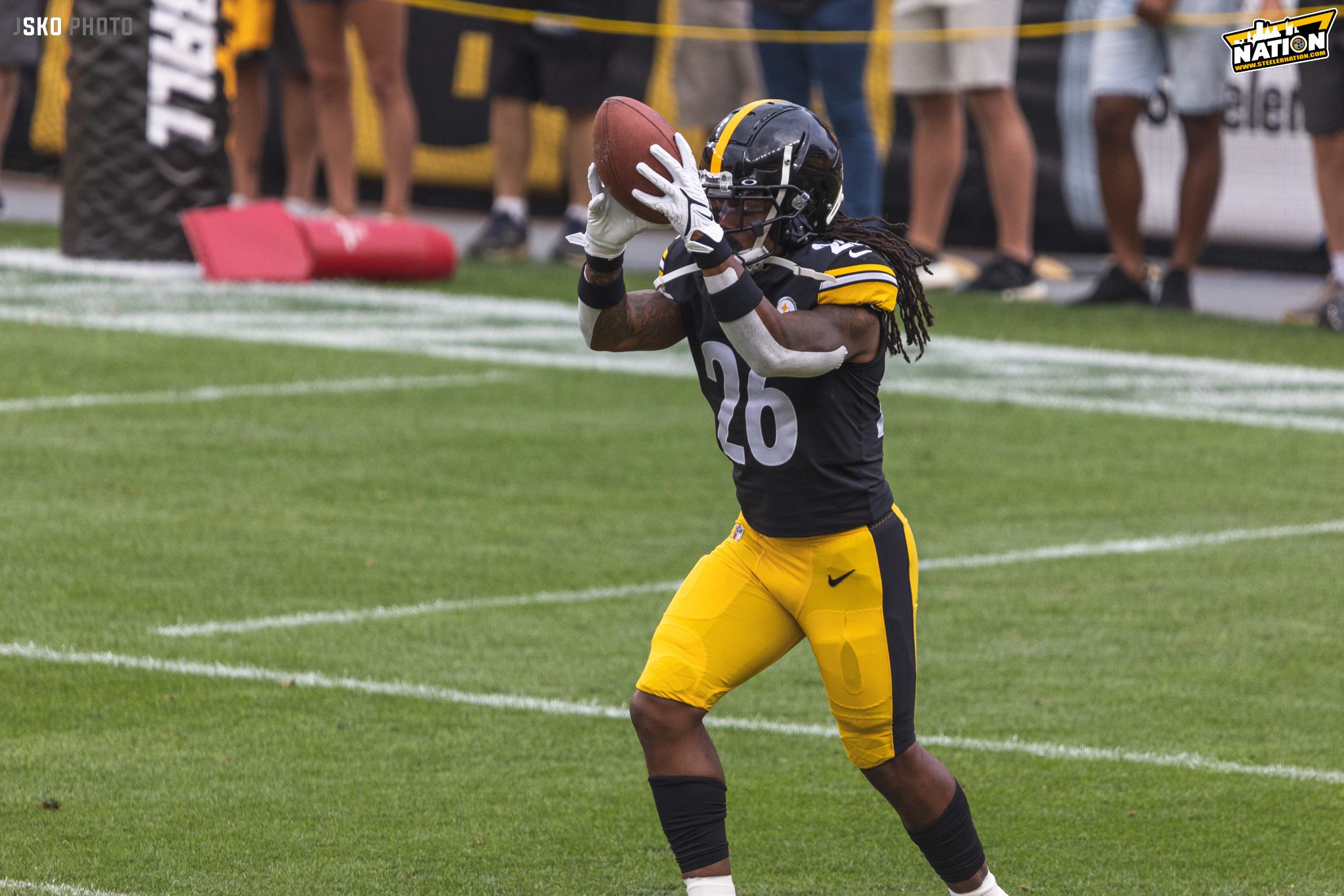 Steelers vs Texans: Time for RB Anthony McFarland Jr. to get a shot?